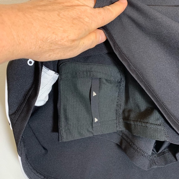 Adidas stretch sports skirt with built in shorts - Picture 7 of 8